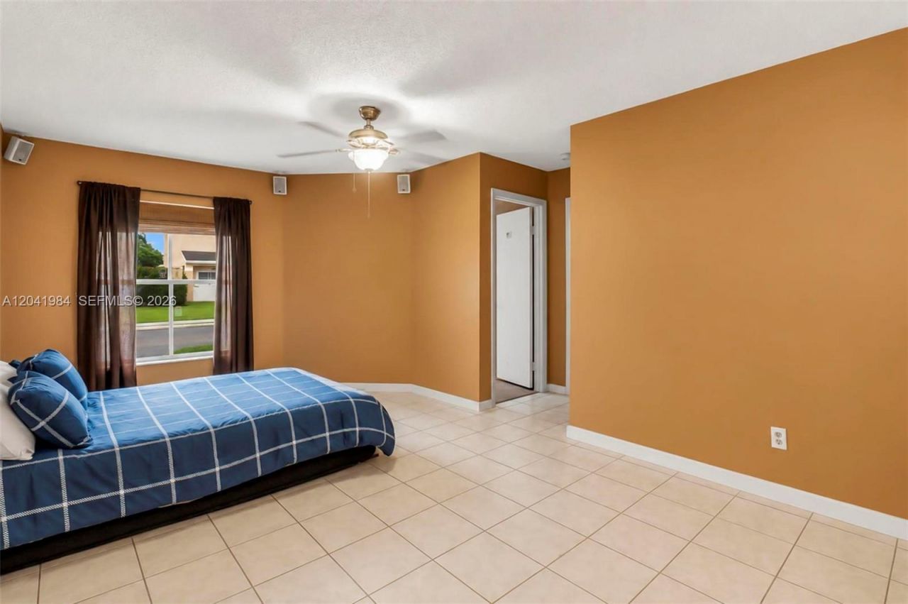220 NW 207th Way , Pembroke Pines, FL 33029 Photo