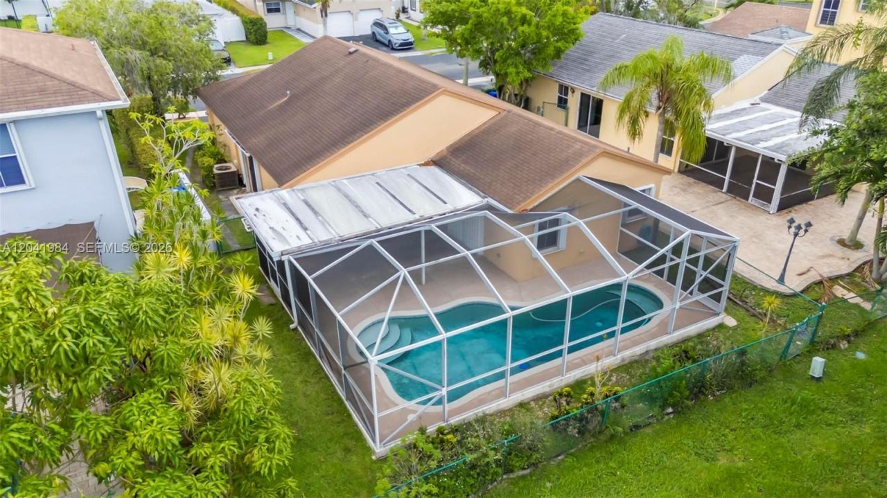 220 NW 207th Way , Pembroke Pines, FL 33029 Photo