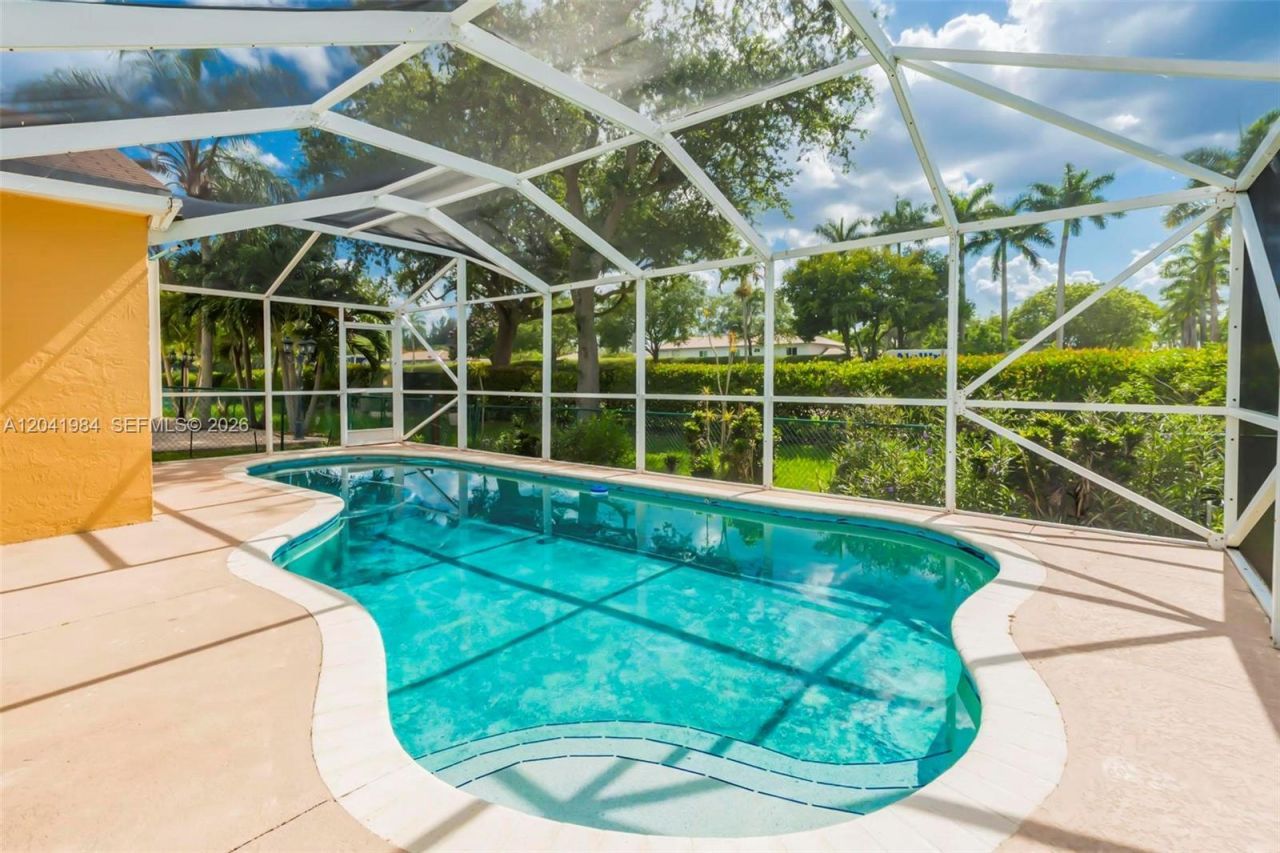 220 NW 207th Way , Pembroke Pines, FL 33029 Photo