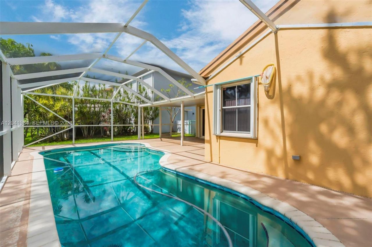 220 NW 207th Way , Pembroke Pines, FL 33029 Photo