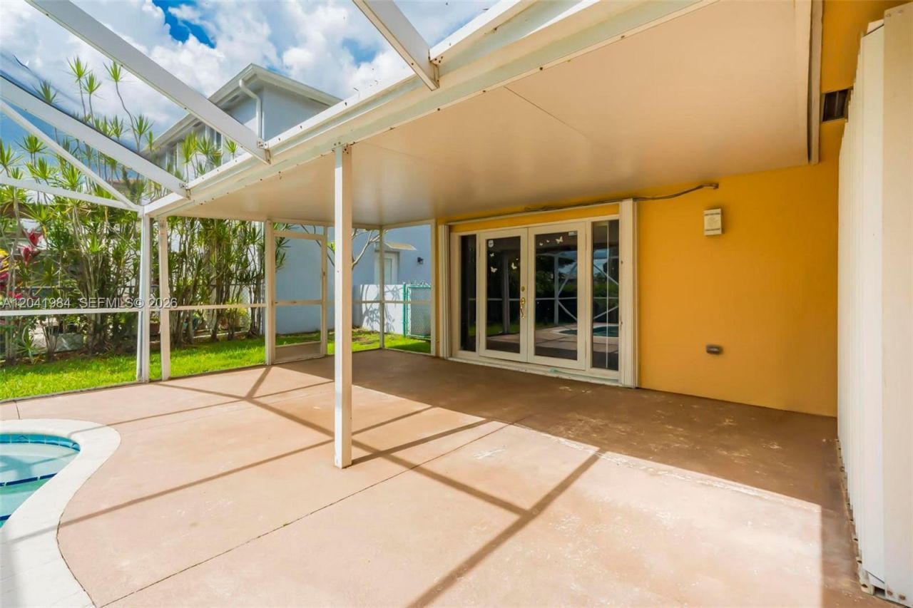 220 NW 207th Way , Pembroke Pines, FL 33029 Photo