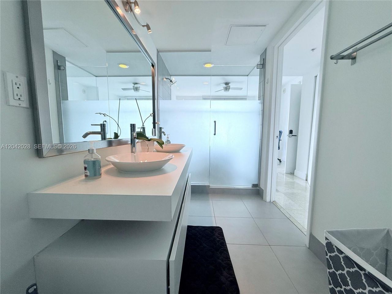 92 SW 3rd St , Unit 4311, Miami, FL 33130 Photo