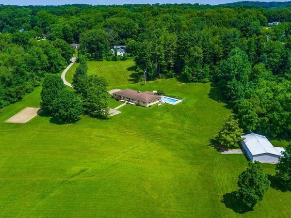 255 Briarwood Drive , Newark, OH 43055