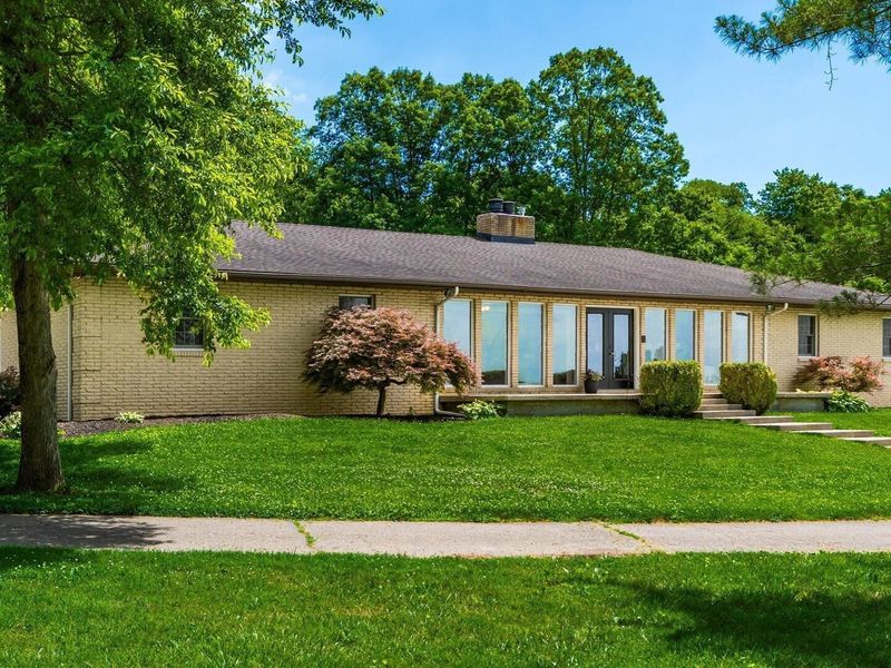 255 Briarwood Drive, Newark, OH 43055 Photo 2