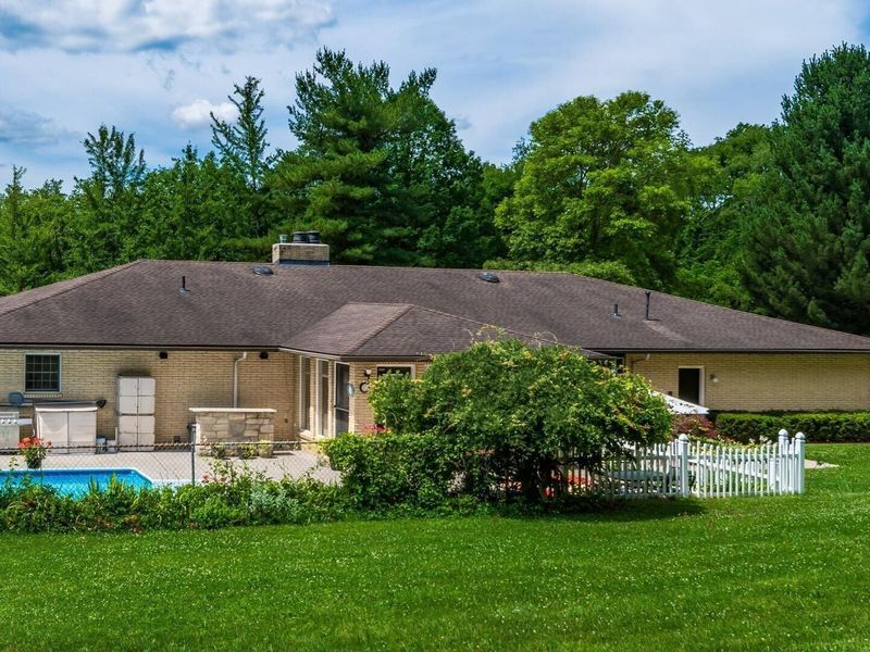255 Briarwood Drive, Newark, OH 43055 Photo 7