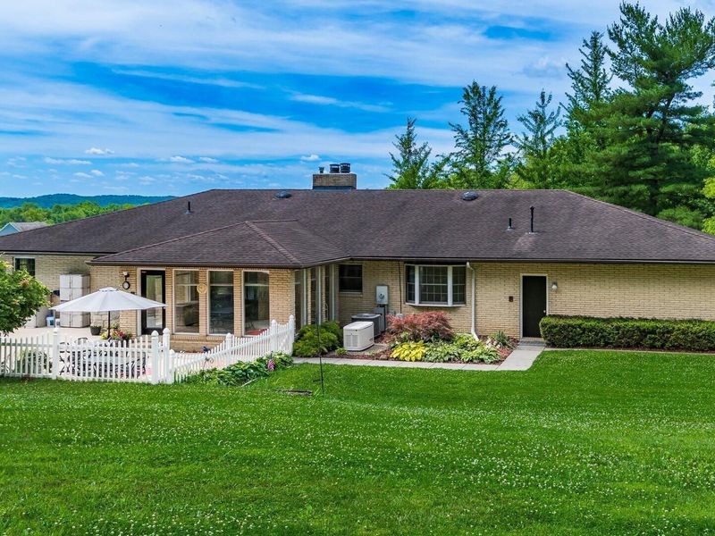 255 Briarwood Drive, Newark, OH 43055 Photo 9
