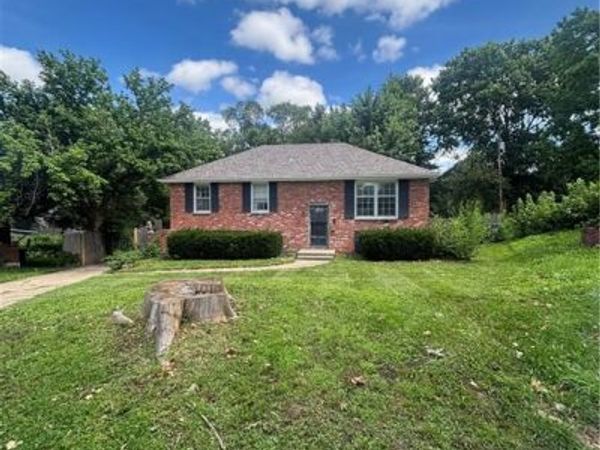 1908 SW 2nd Street, Lee's Summit, MO 64081