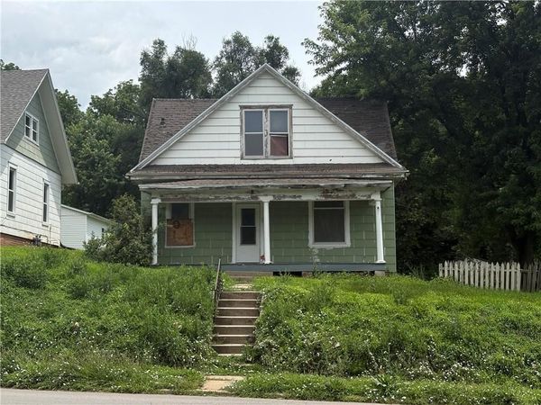 3205 S 22nd Street, St Joseph, MO 64503
