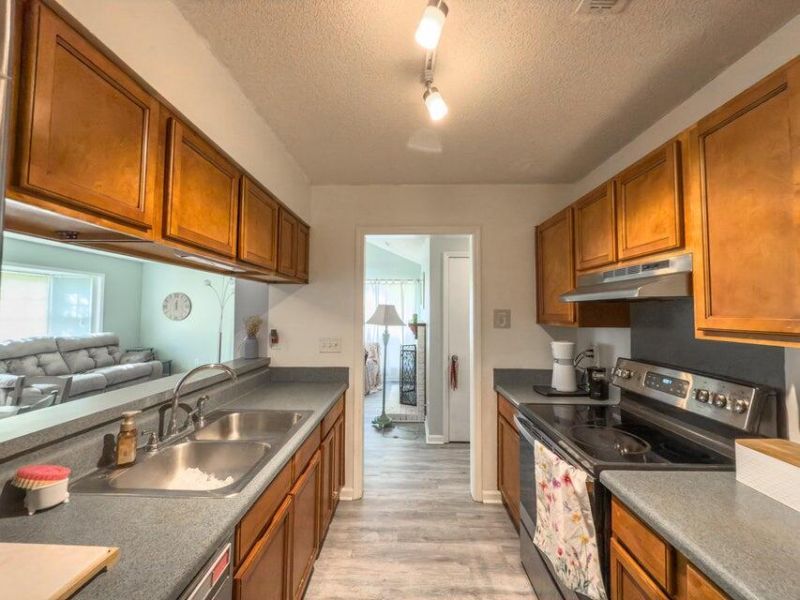 136 Alston Circle Photo 10