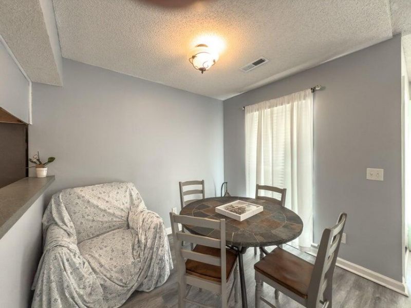 136 Alston Circle Photo 5