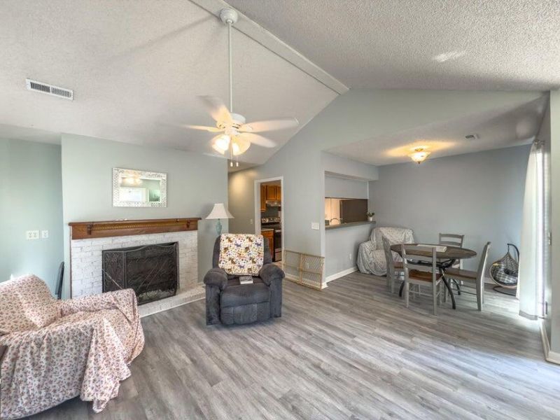 136 Alston Circle Photo 6