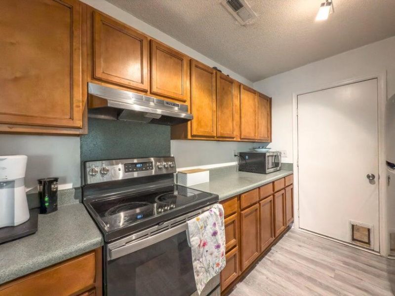 136 Alston Circle Photo 8