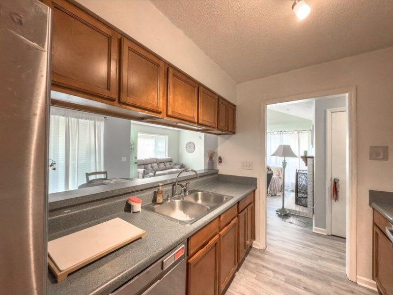 136 Alston Circle Photo 9