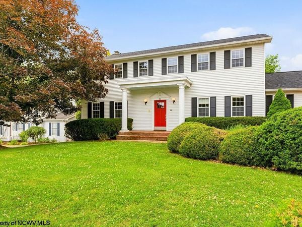 26 Carriage Lane, Bridgeport, WV 26330