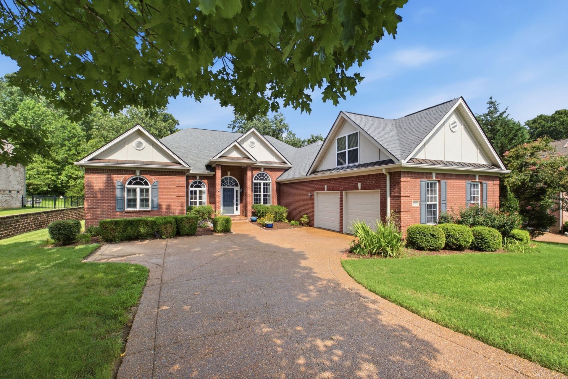1066 Walnut Bend Ln, Brentwood, TN 37027 Main Photo