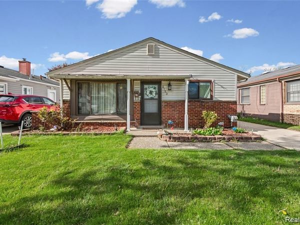8153 Dale , Center Line, MI 48015