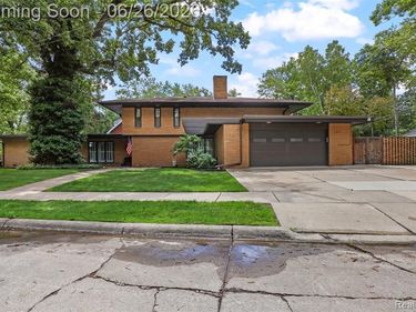 1427 Vinsetta Boulevard, Royal Oak, MI 48067