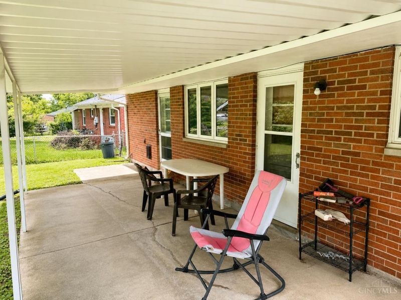 517 Rockford Drive, Hamilton, OH 45013 Photo 2