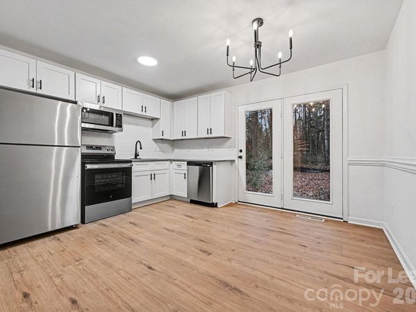 5001 Lakecrest Drive, Charlotte, NC 28215