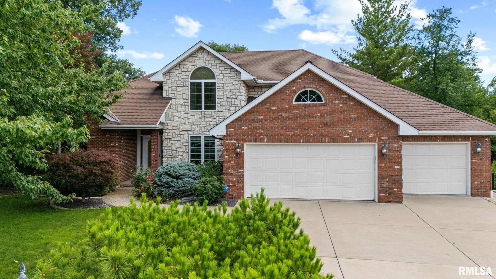 3909 W Talus Court, Peoria, IL 61615 Main Photo