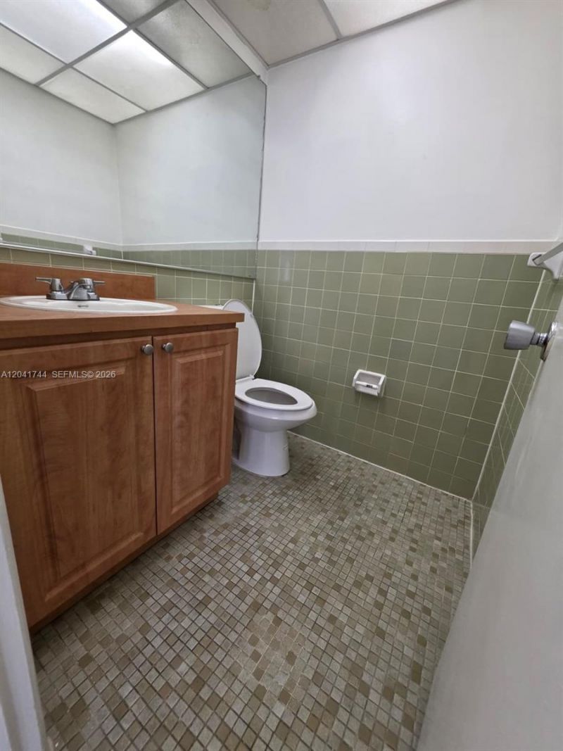 6930 Miami Gardens Dr, Unit 1-209, Hialeah, FL 33015 Photo