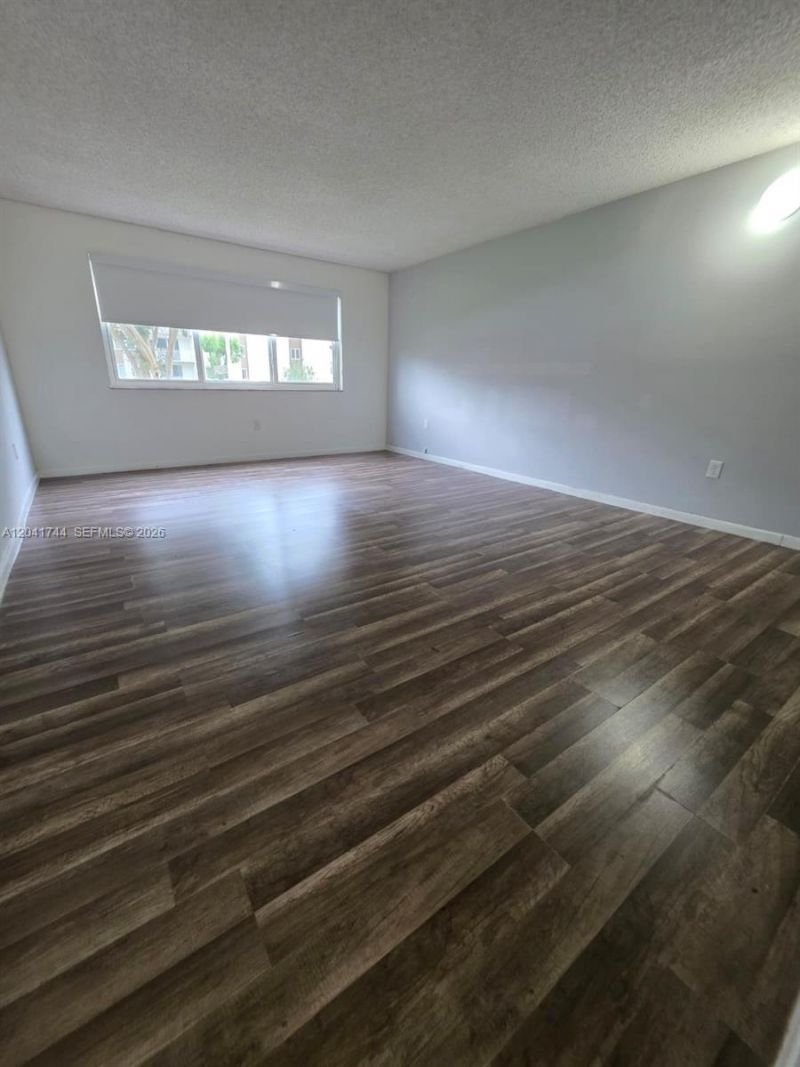 6930 Miami Gardens Dr, Unit 1-209, Hialeah, FL 33015 Photo