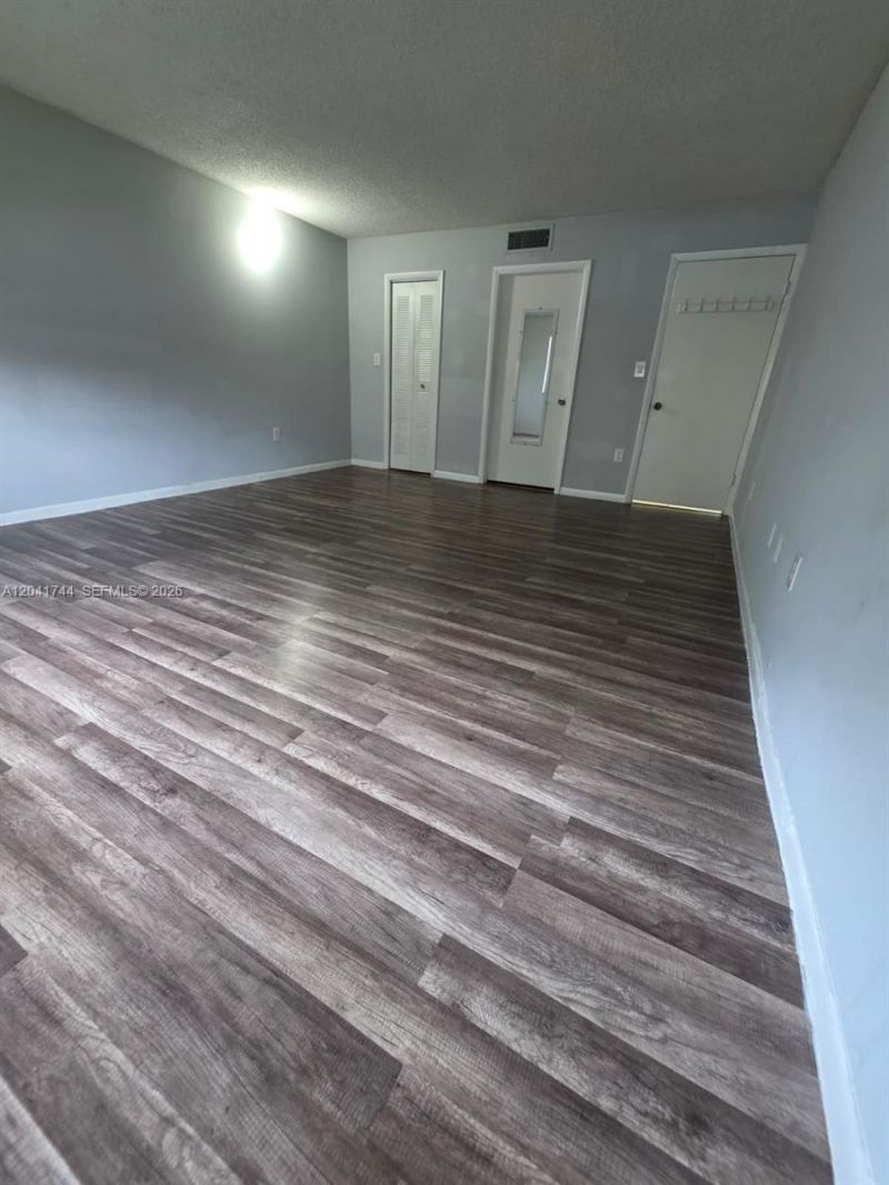 6930 Miami Gardens Dr, Unit 1-209, Hialeah, FL 33015 Photo