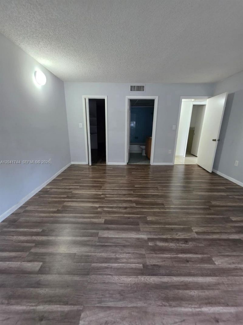 6930 Miami Gardens Dr, Unit 1-209, Hialeah, FL 33015 Photo