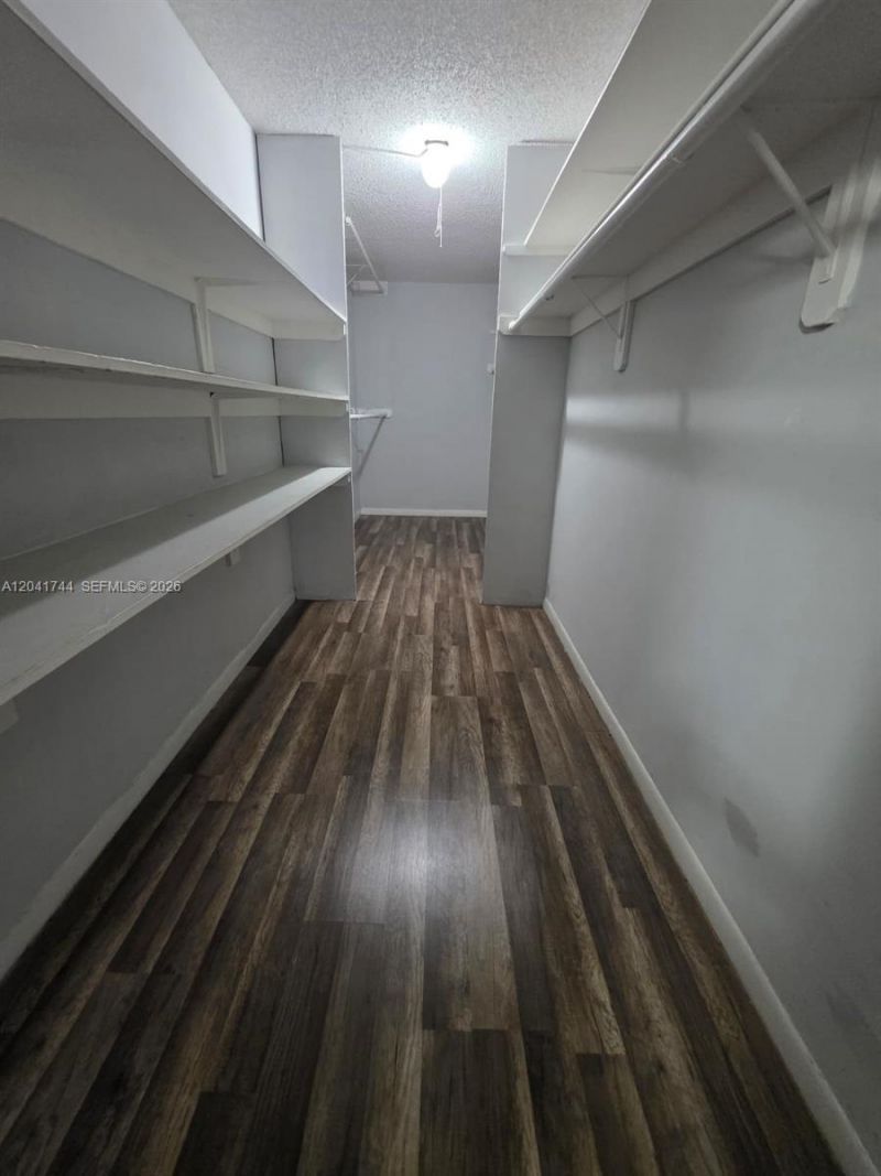 6930 Miami Gardens Dr, Unit 1-209, Hialeah, FL 33015 Photo