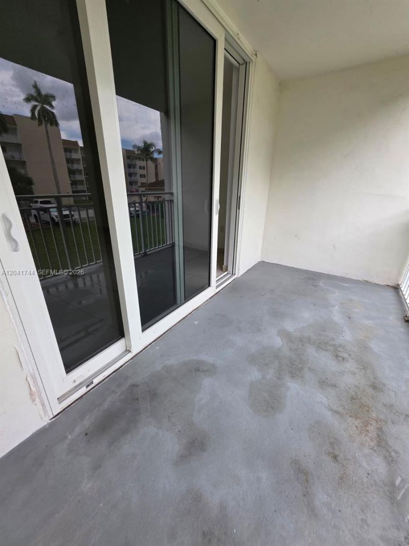 6930 Miami Gardens Dr, Unit 1-209, Hialeah, FL 33015 Photo