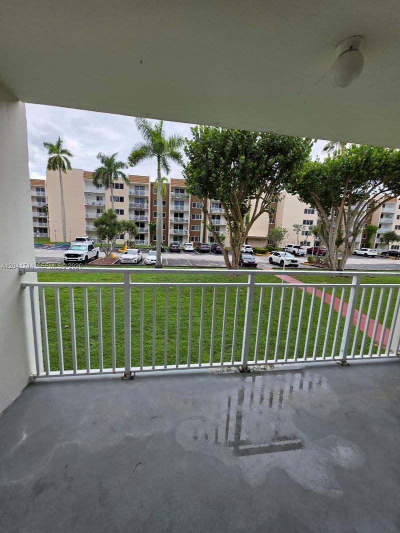 6930 Miami Gardens Dr, Unit 1-209, Hialeah, FL 33015 Photo