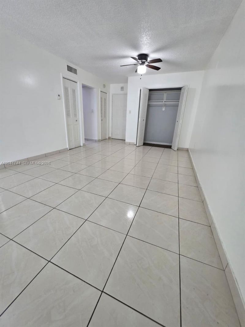 6930 Miami Gardens Dr, Unit 1-209, Hialeah, FL 33015 Photo