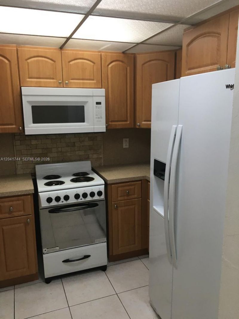 6930 Miami Gardens Dr , Unit 1-209, Hialeah, FL 33015 Photo