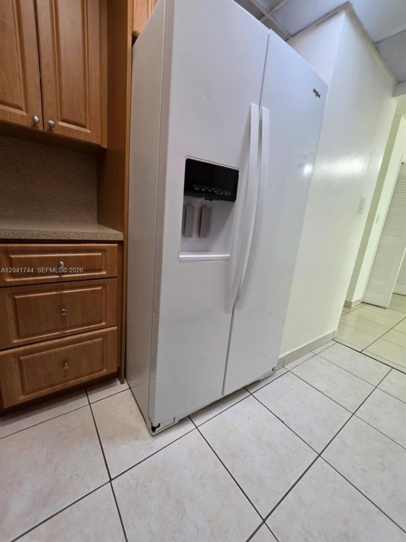 6930 Miami Gardens Dr, Unit 1-209, Hialeah, FL 33015 Photo