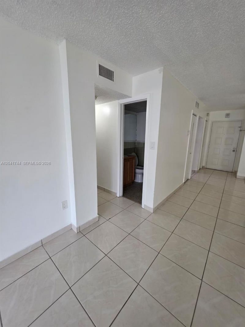 6930 Miami Gardens Dr, Unit 1-209, Hialeah, FL 33015 Photo