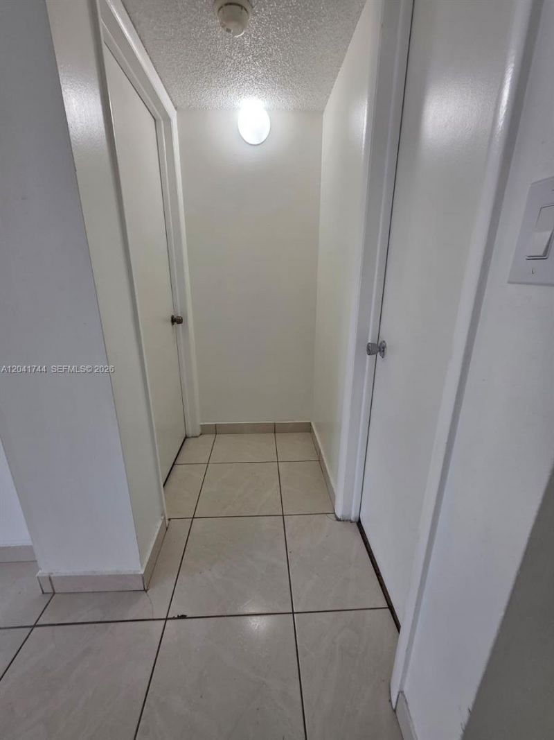 6930 Miami Gardens Dr, Unit 1-209, Hialeah, FL 33015 Photo
