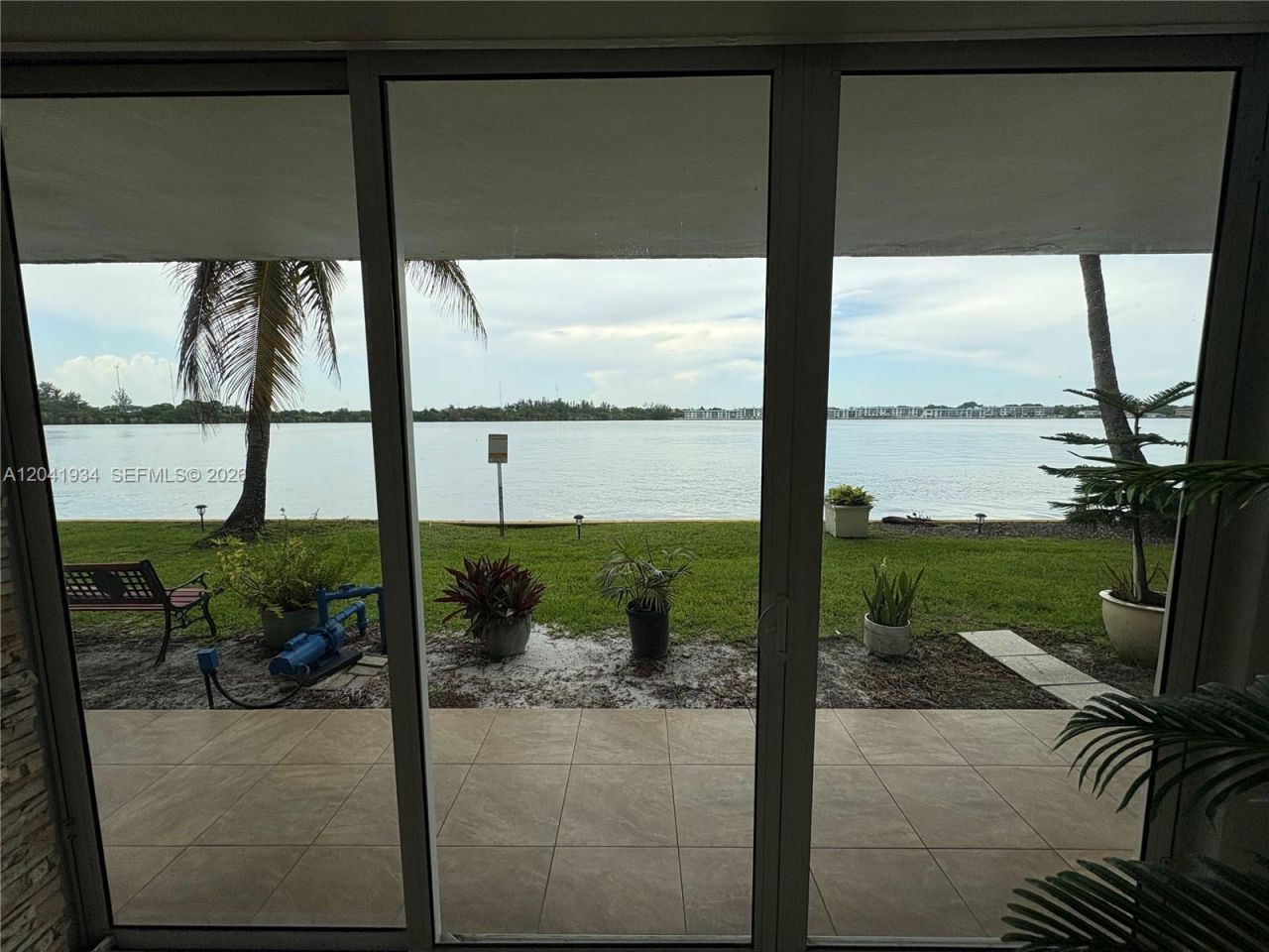 1075 NE Miami Gardens Dr , Unit 211, Miami, FL 33179 Photo