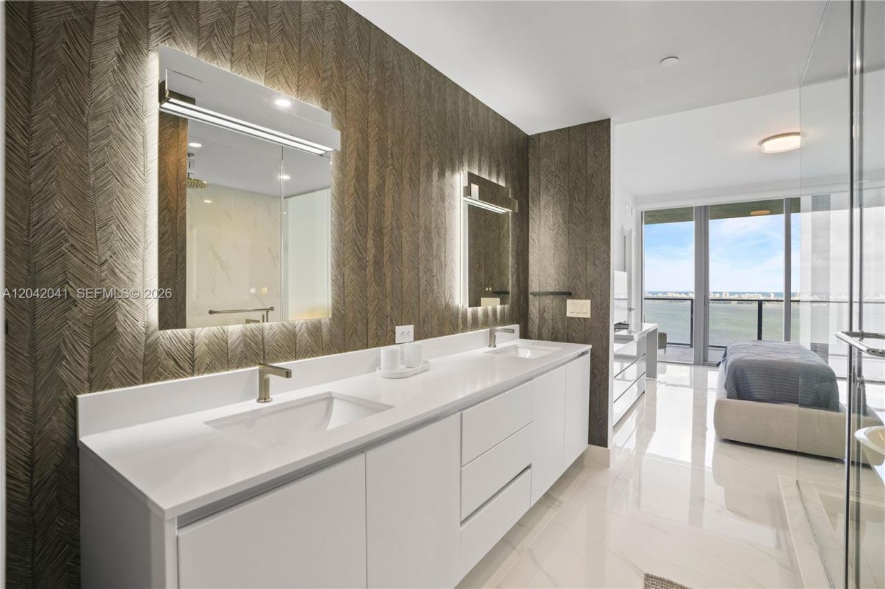 700 NE 24 , Unit 3905, Miami, FL 33137 Photo