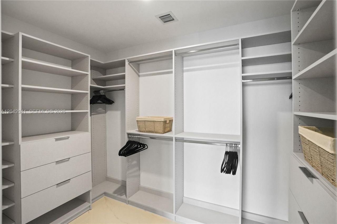 700 NE 24 , Unit 3905, Miami, FL 33137 Photo