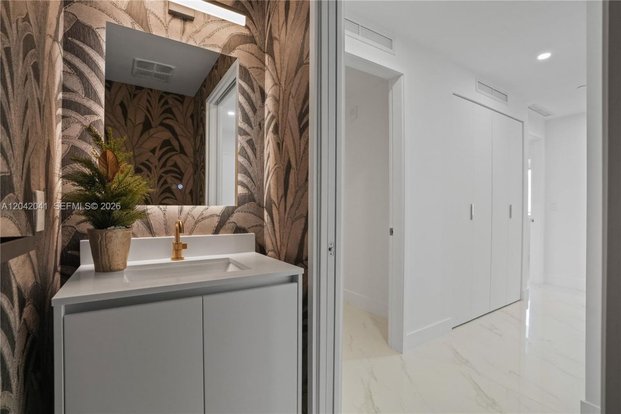 700 NE 24 , Unit 3905, Miami, FL 33137 Photo