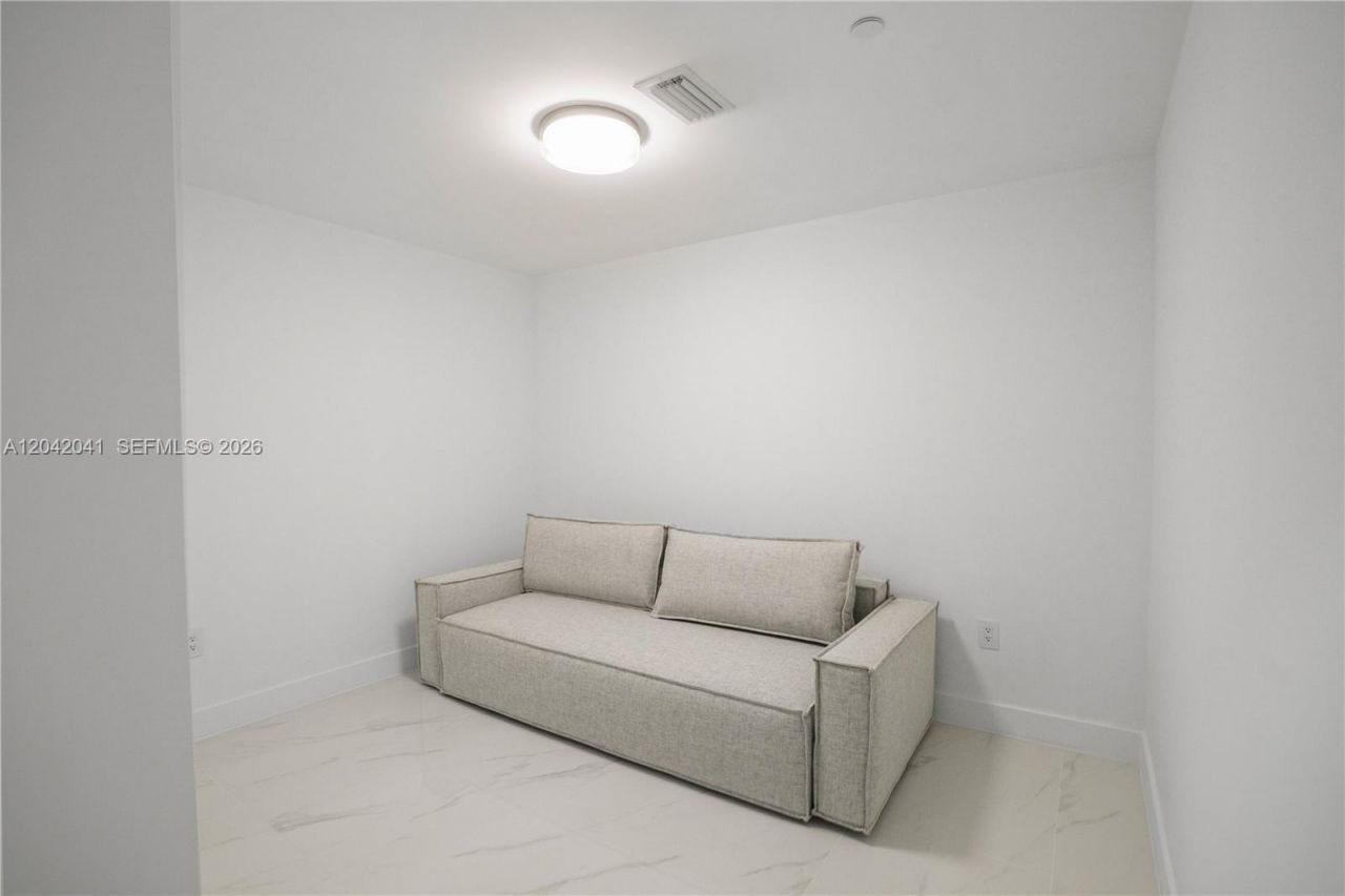700 NE 24 , Unit 3905, Miami, FL 33137 Photo
