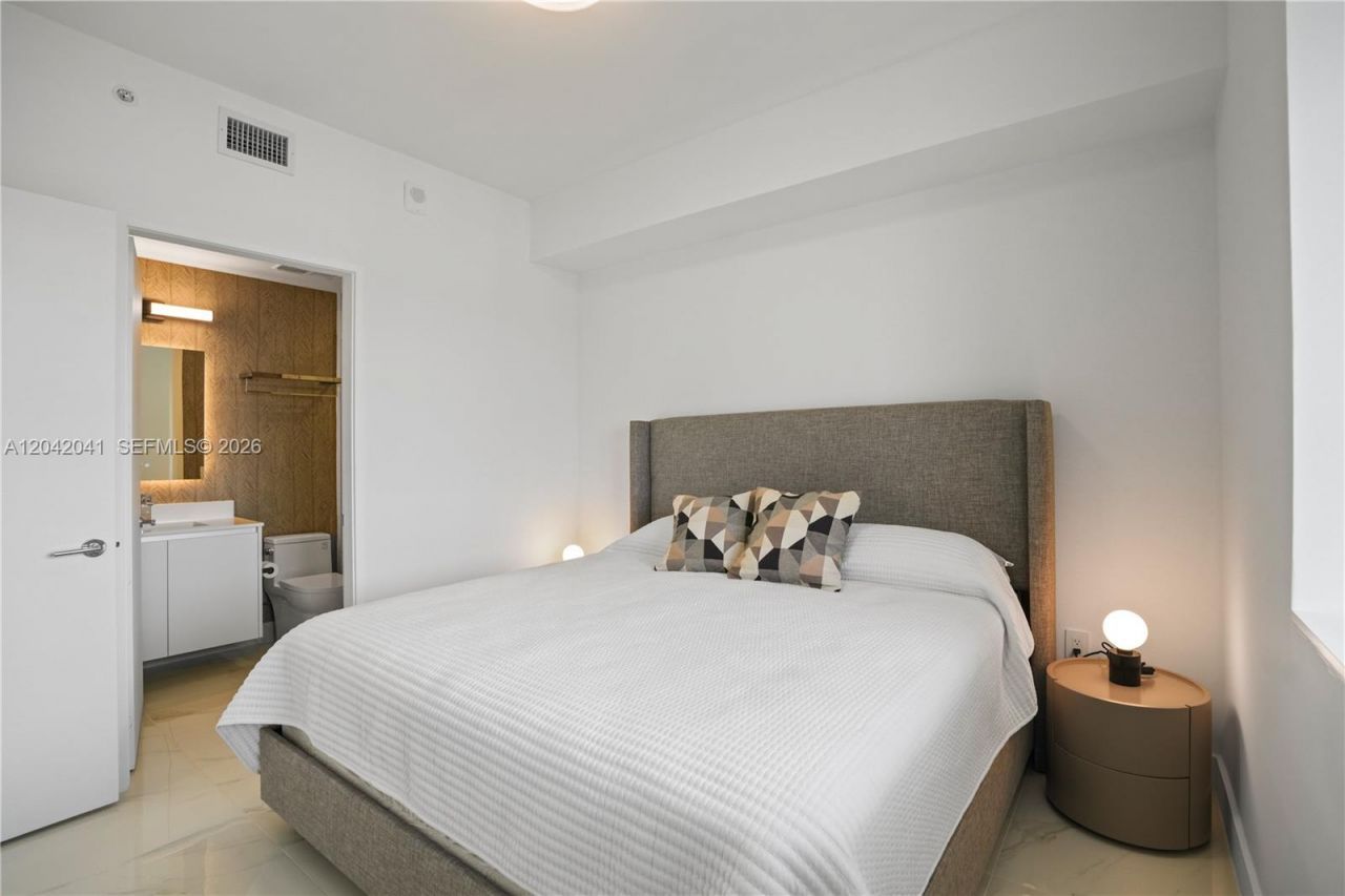 700 NE 24 , Unit 3905, Miami, FL 33137 Photo