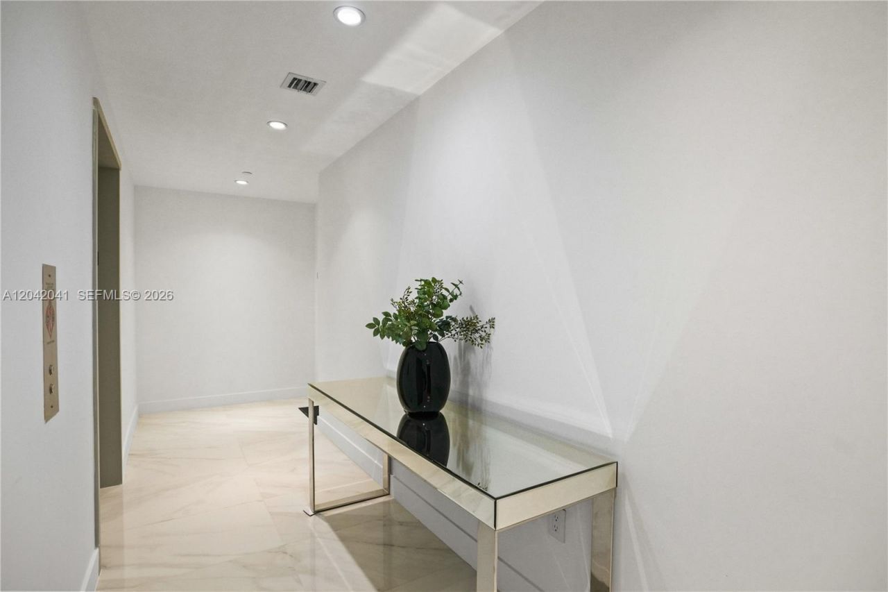 700 NE 24 , Unit 3905, Miami, FL 33137 Photo