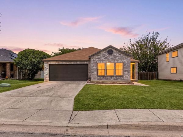 1073 Stone Trl, New Braunfels, TX 78130