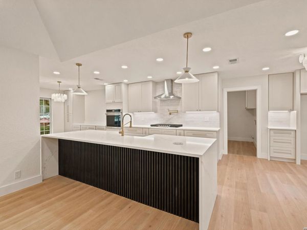 12902 QUEENS FOREST ST, San Antonio, TX 78230