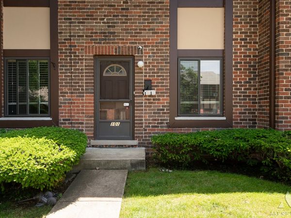18W101 Standish Lane , Villa Park, IL 60181