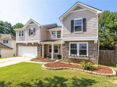 6261 Sparkling Cove Lane, Buford, GA 30518