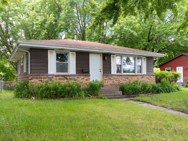 1557 Dale Street N, Saint Paul, MN 55117