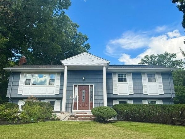 2 Stuart Ct, Montville, NJ 07058