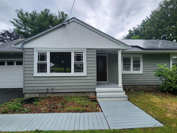 725 Peconic Lane , Peconic, NY 11958